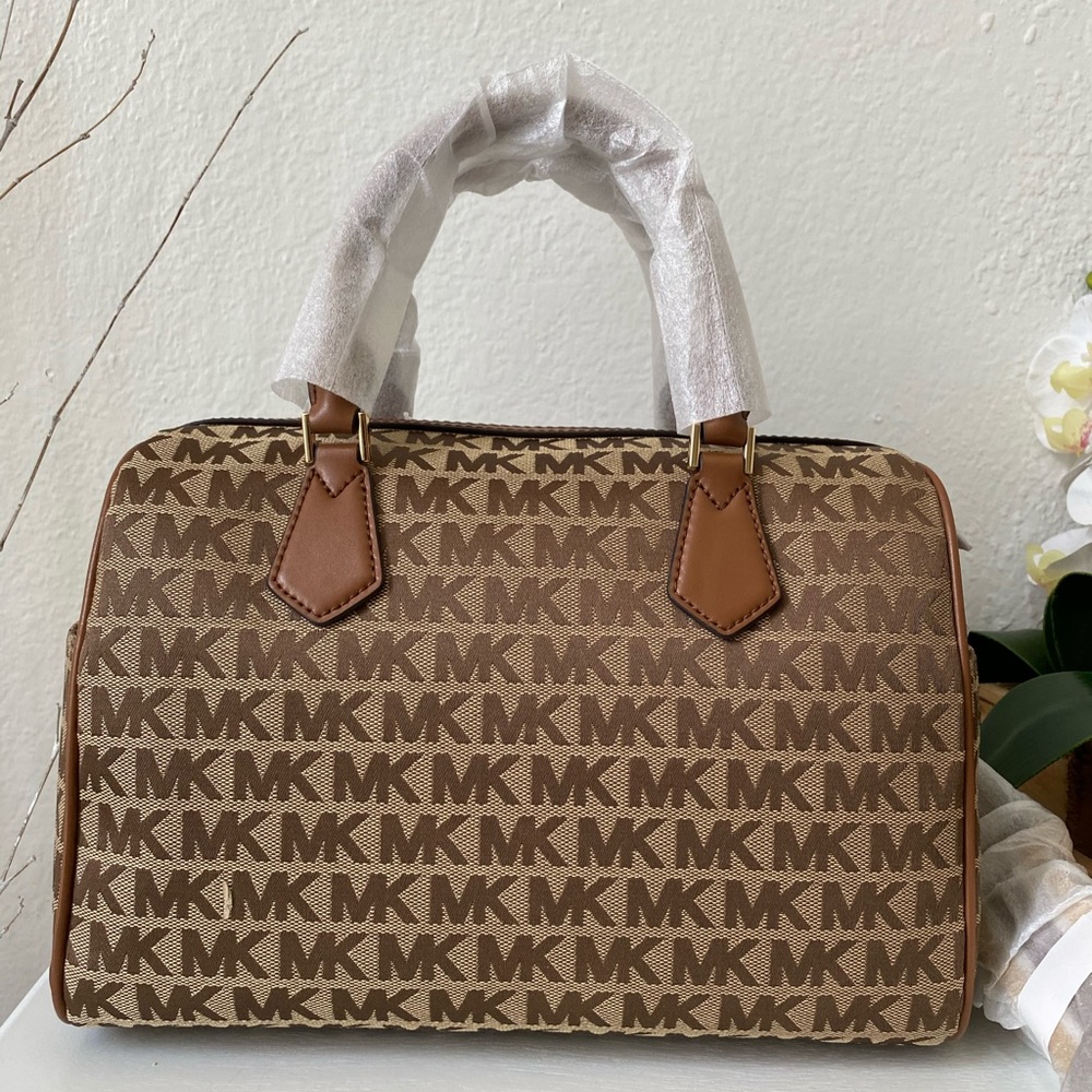 Michael Kors Bedford Large Duffle Satchel - Picture 4 of 9